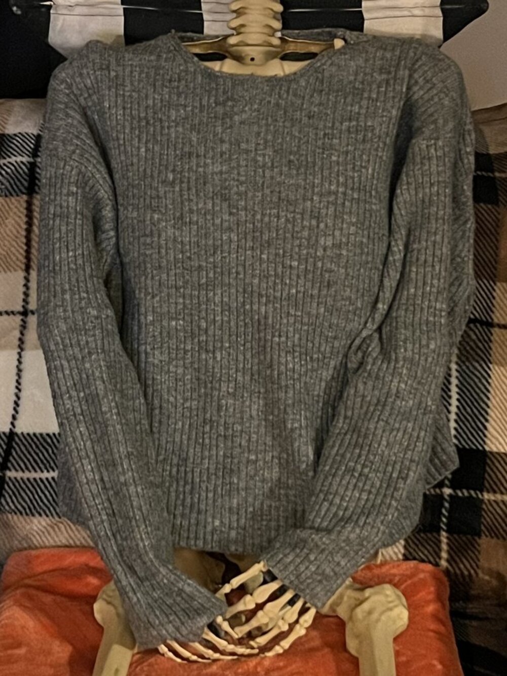 H&M Gray Ribbed Knit Long-Sleeve Pullover Sweater Size Small